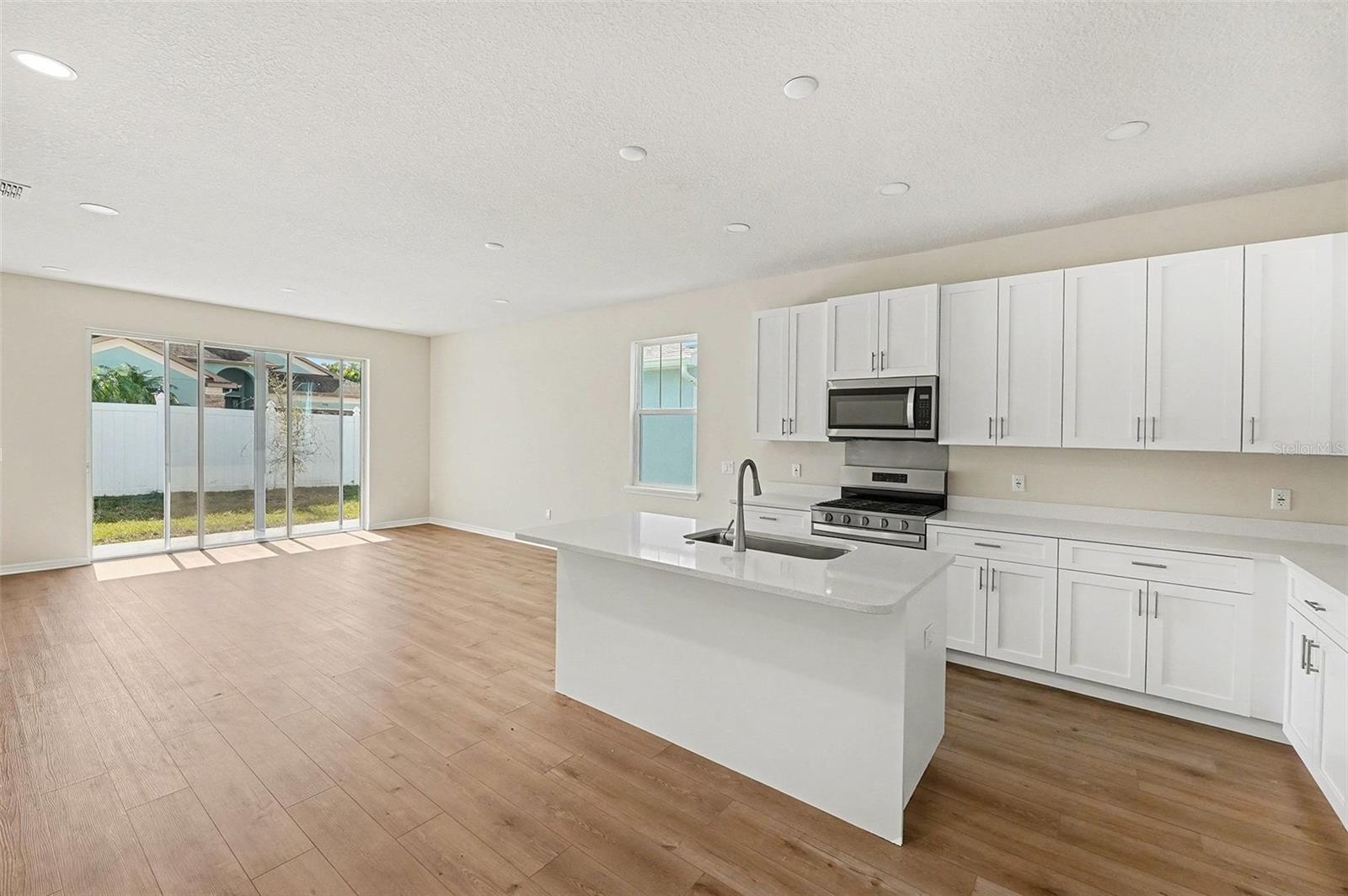 Image 3 of 22 For 2545 Mario Way