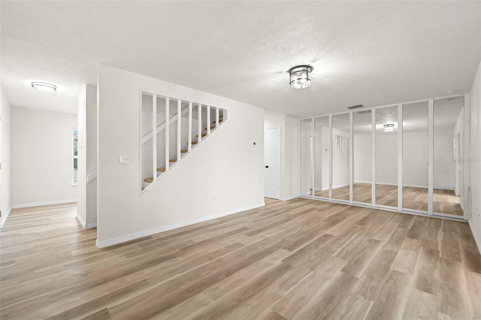 Image 7 of 22 For 14224 Village Terrace Drive