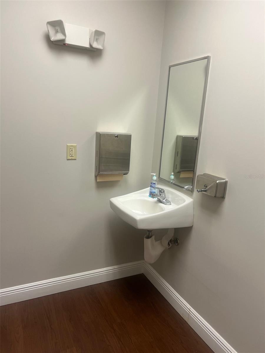 Image 18 of 21 For 16540 Pointe Village Drive 206