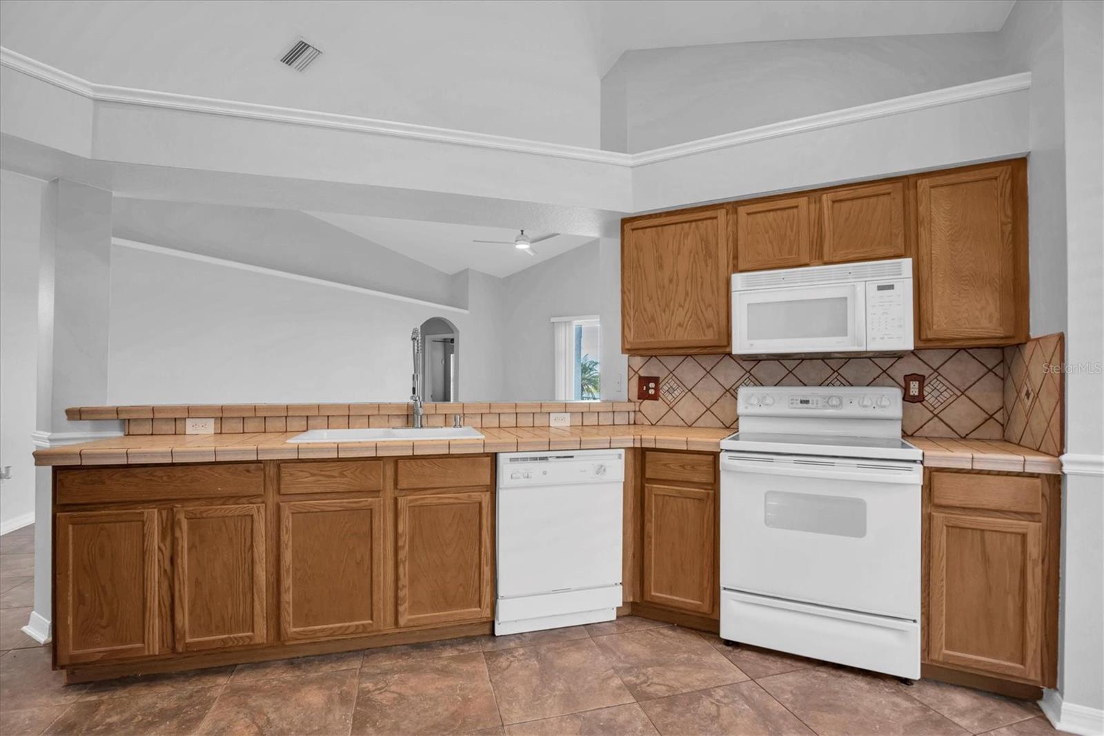 Image 12 of 42 For 11102 Lakeside Vista Drive