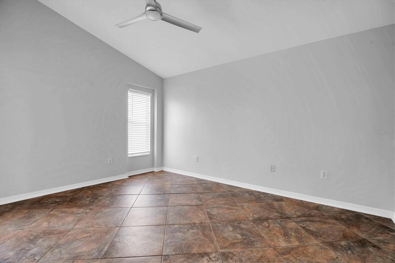 Image 17 of 42 For 11102 Lakeside Vista Drive