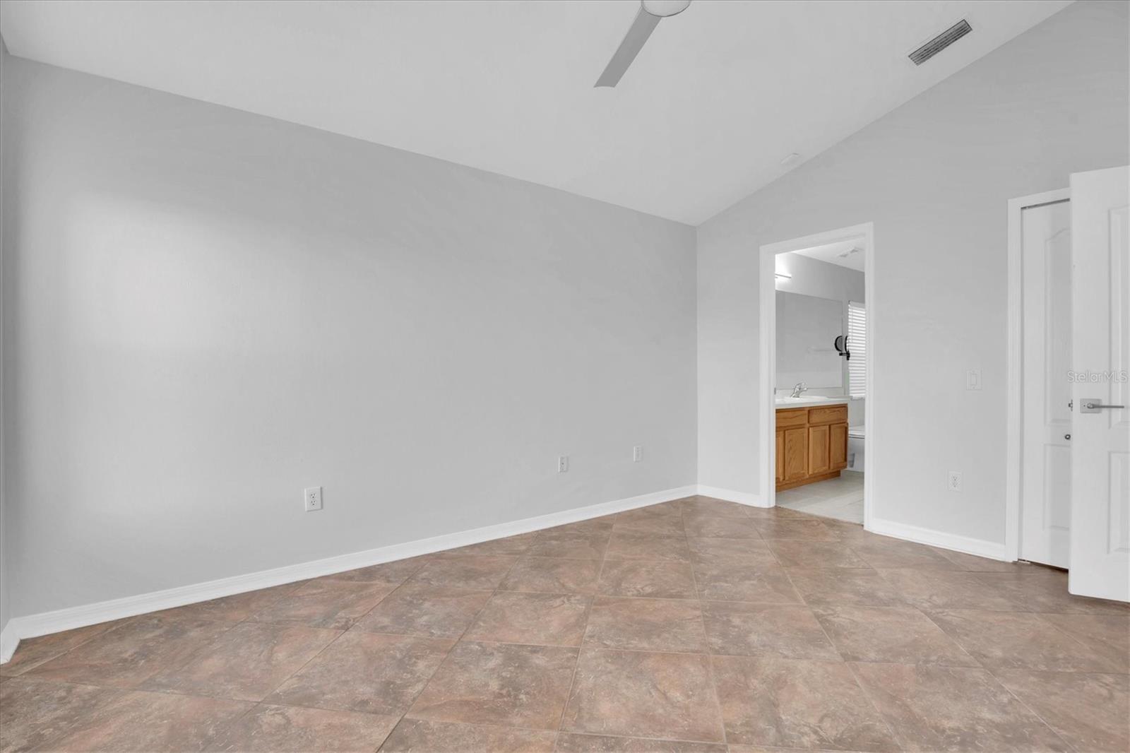 Image 19 of 42 For 11102 Lakeside Vista Drive