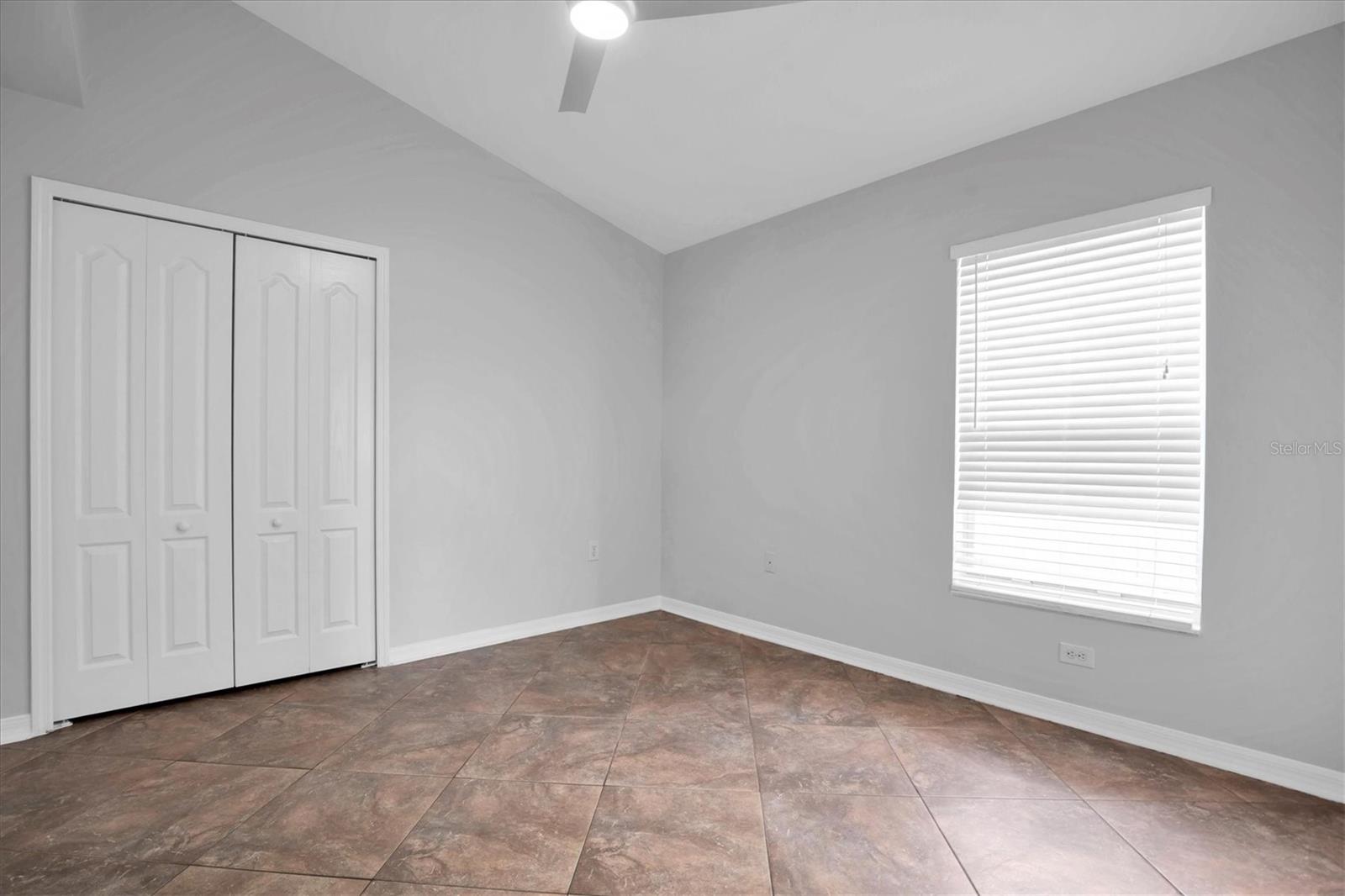 Image 25 of 42 For 11102 Lakeside Vista Drive