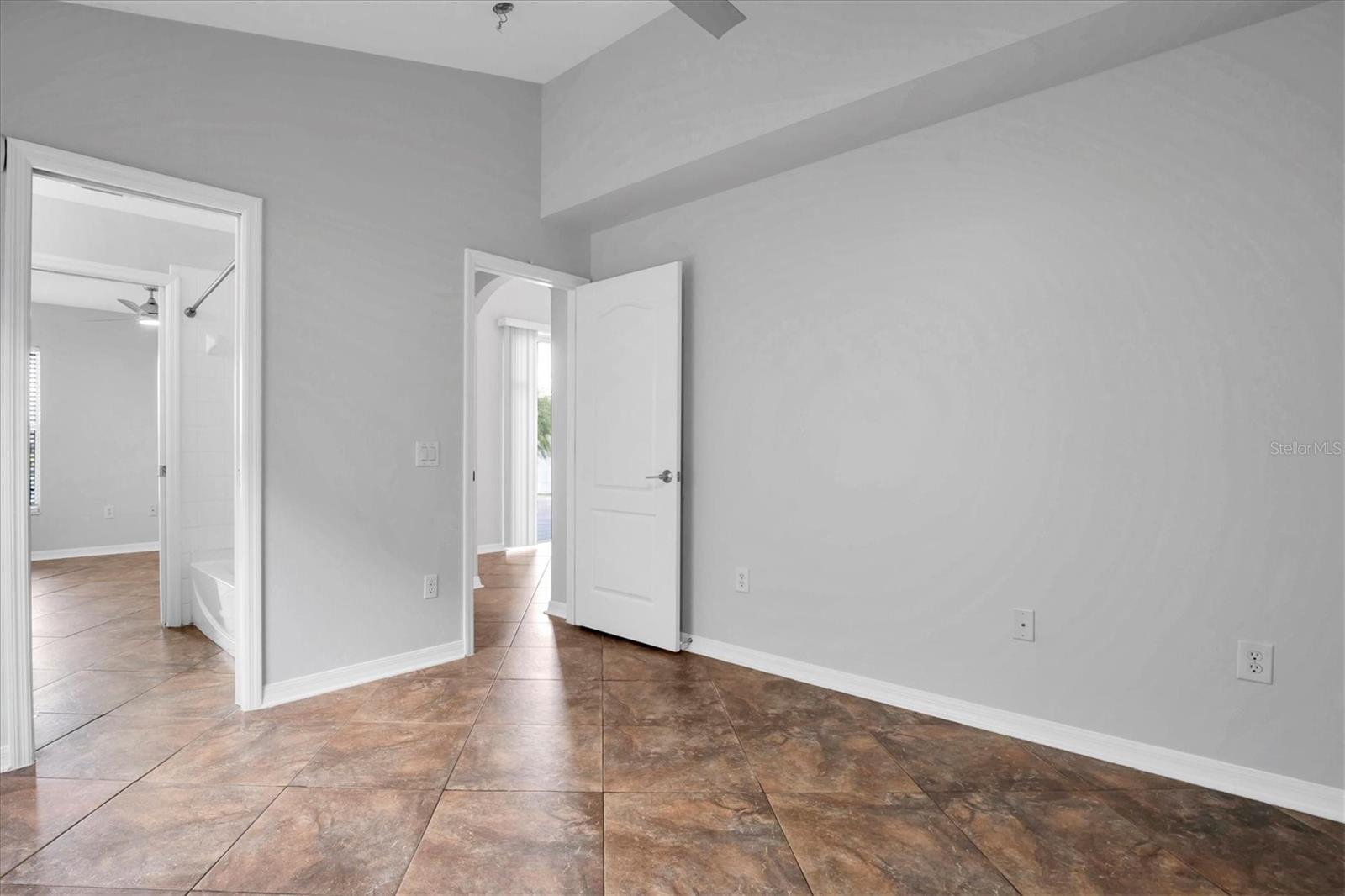 Image 26 of 42 For 11102 Lakeside Vista Drive