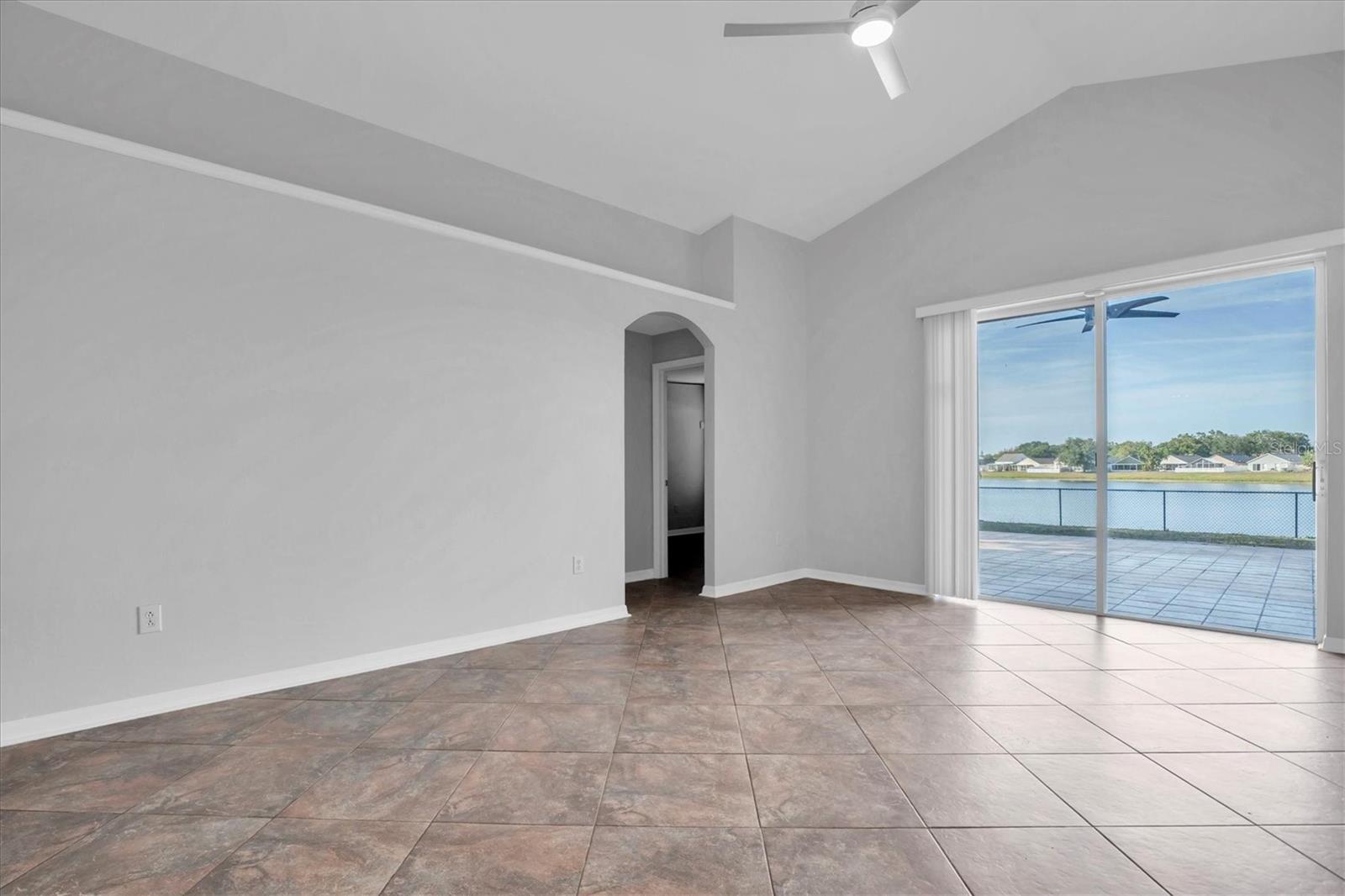 Image 9 of 42 For 11102 Lakeside Vista Drive