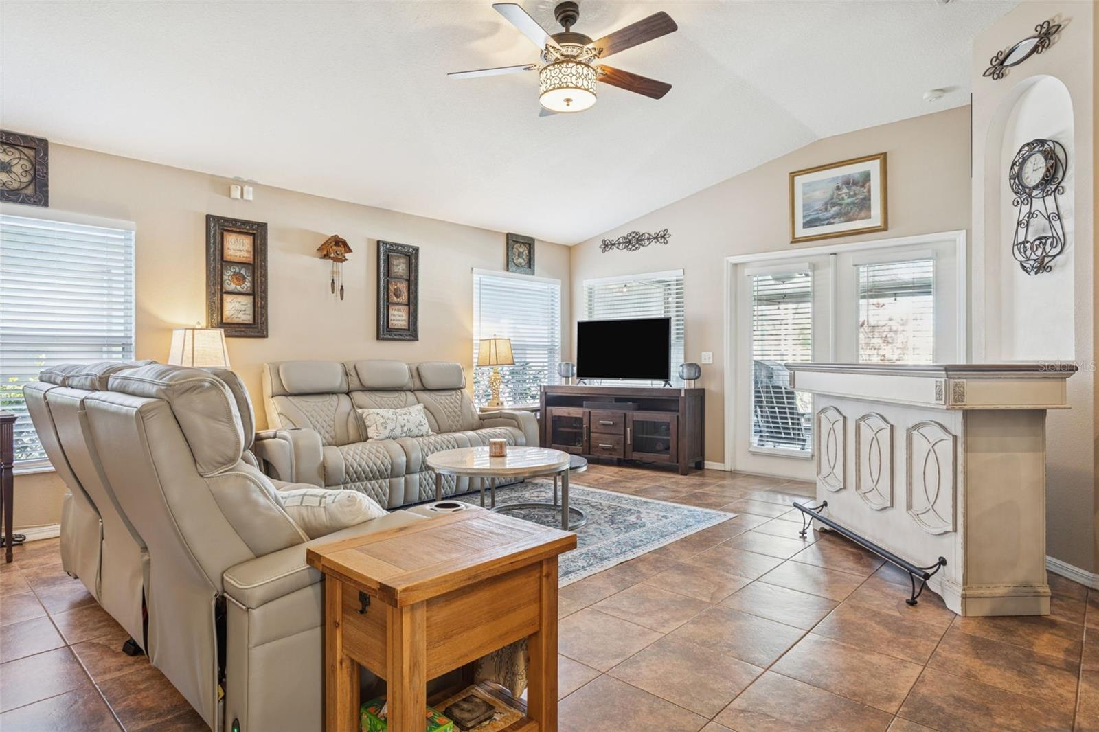 Image 6 of 61 For 7135 Hamilton Park Boulevard