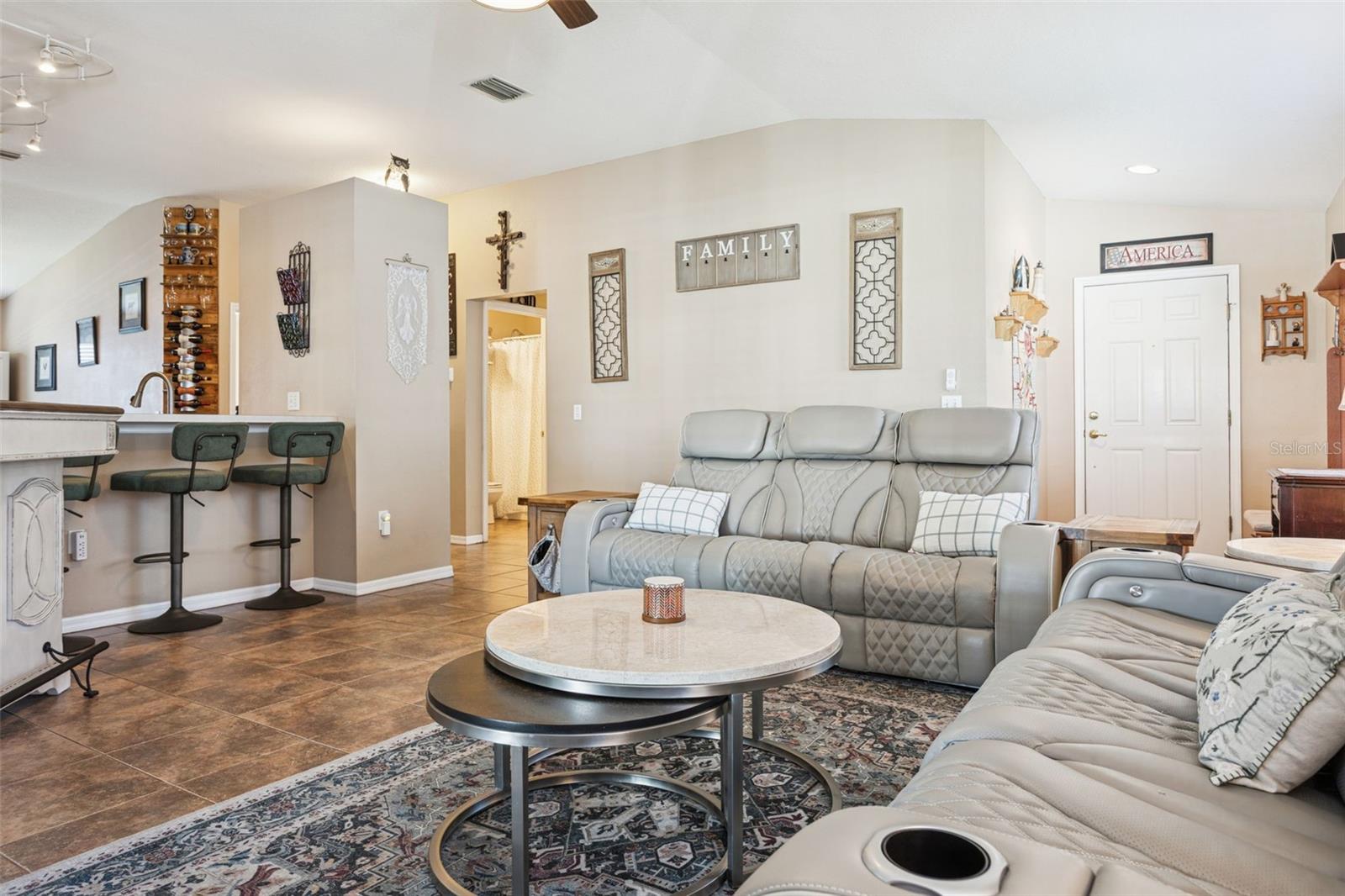 Image 9 of 61 For 7135 Hamilton Park Boulevard