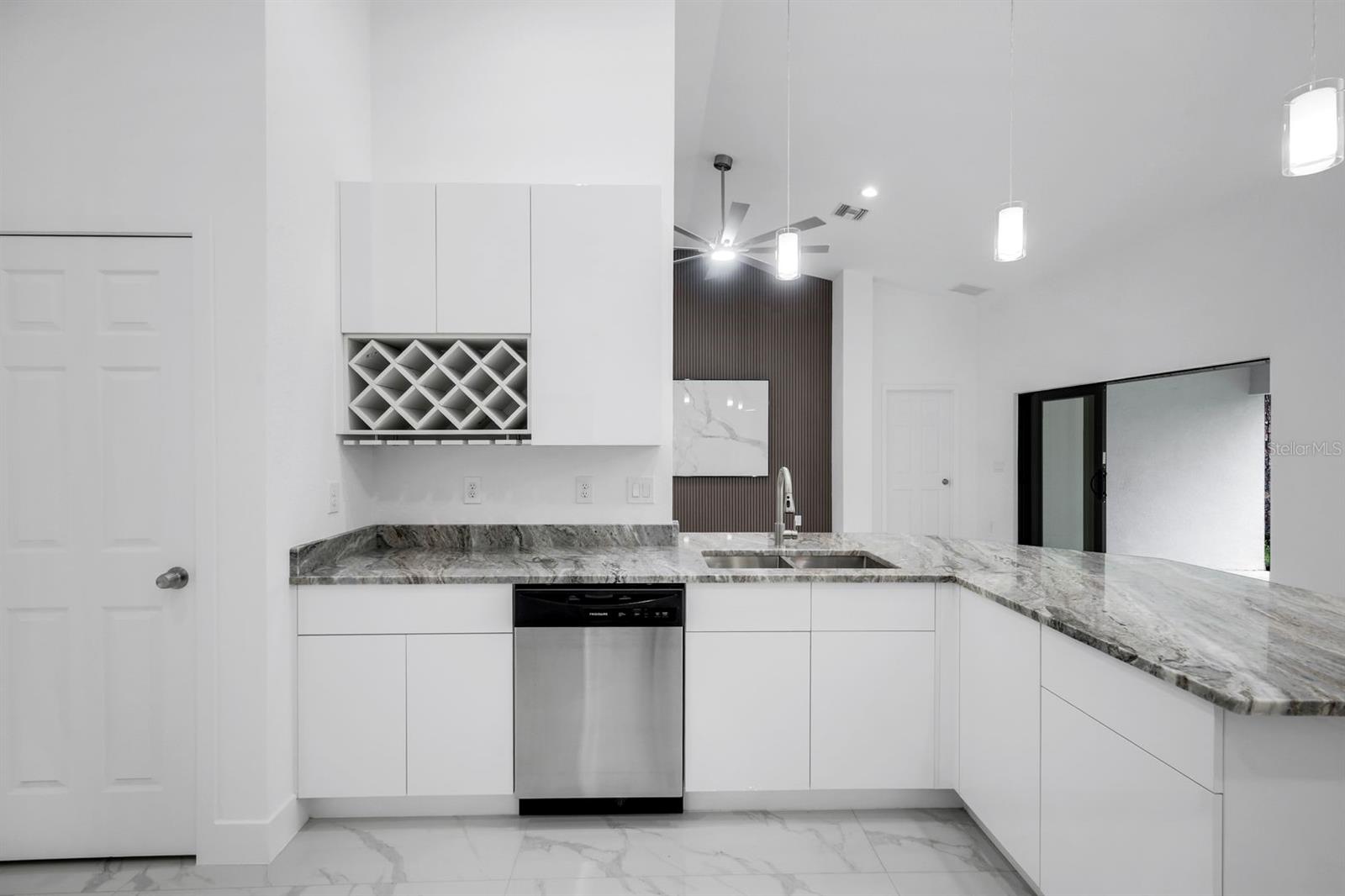 Image 6 of 12 For 1213 Magnolia Avenue