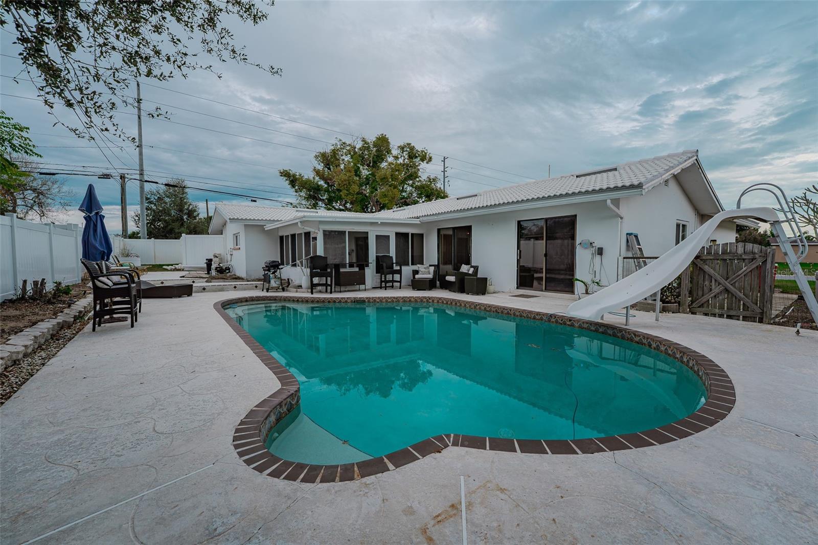 Image 2 of 30 For 14001 Yacht Club Boulevard