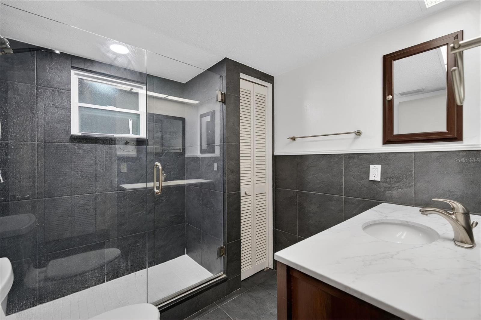 Image 11 of 49 For 5883 Darren Court N