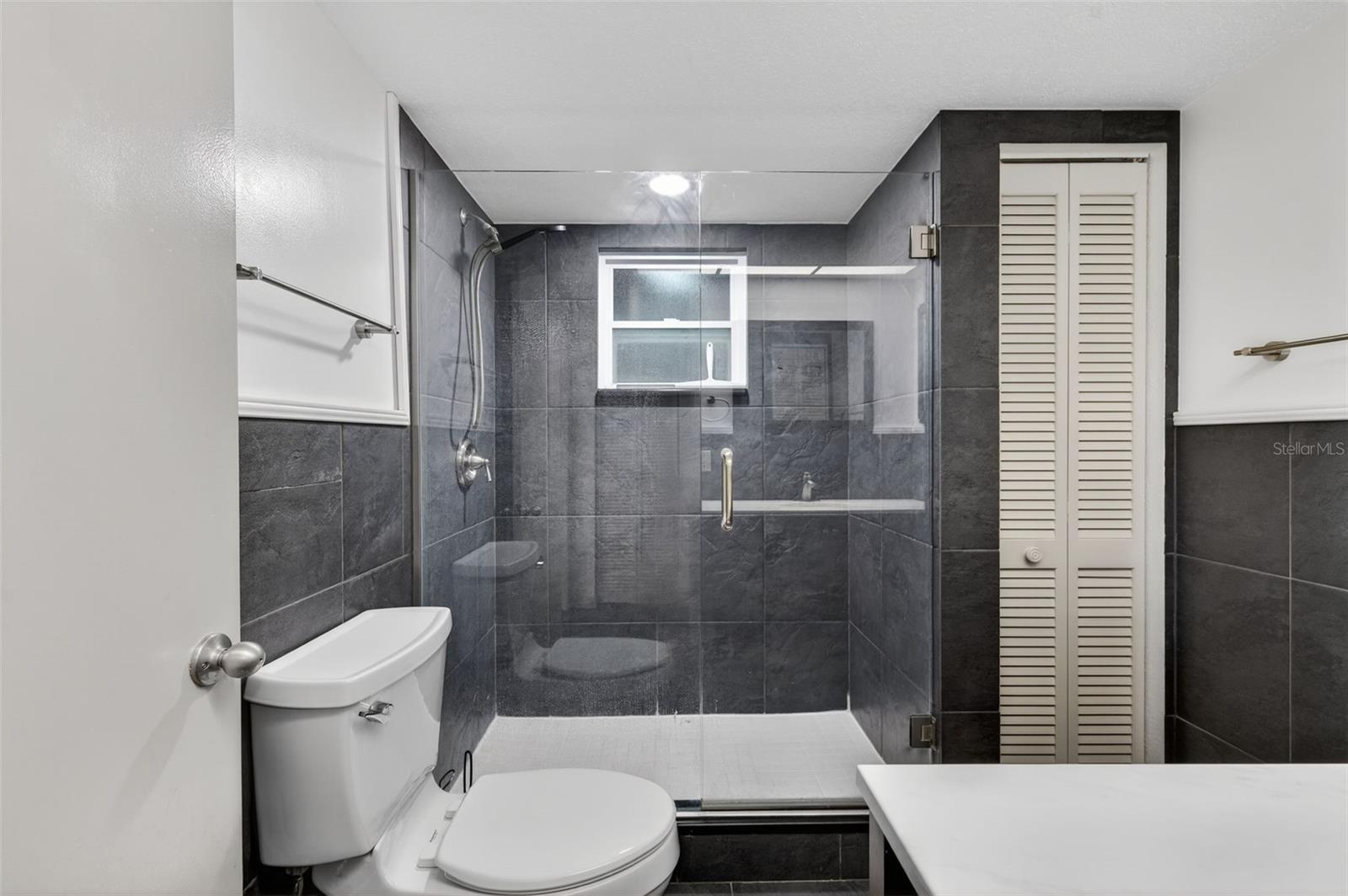 Image 12 of 49 For 5883 Darren Court N