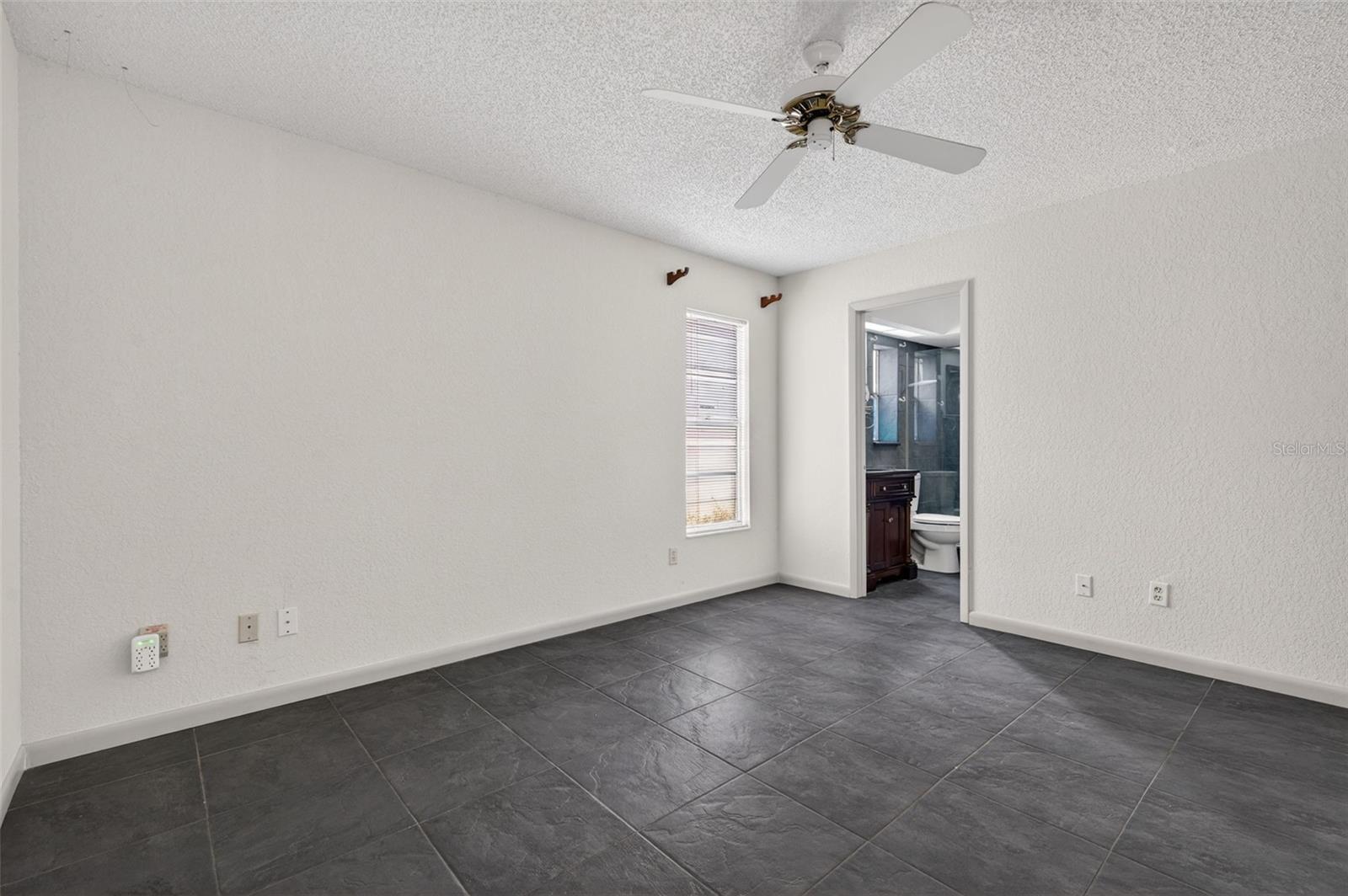 Image 15 of 49 For 5883 Darren Court N