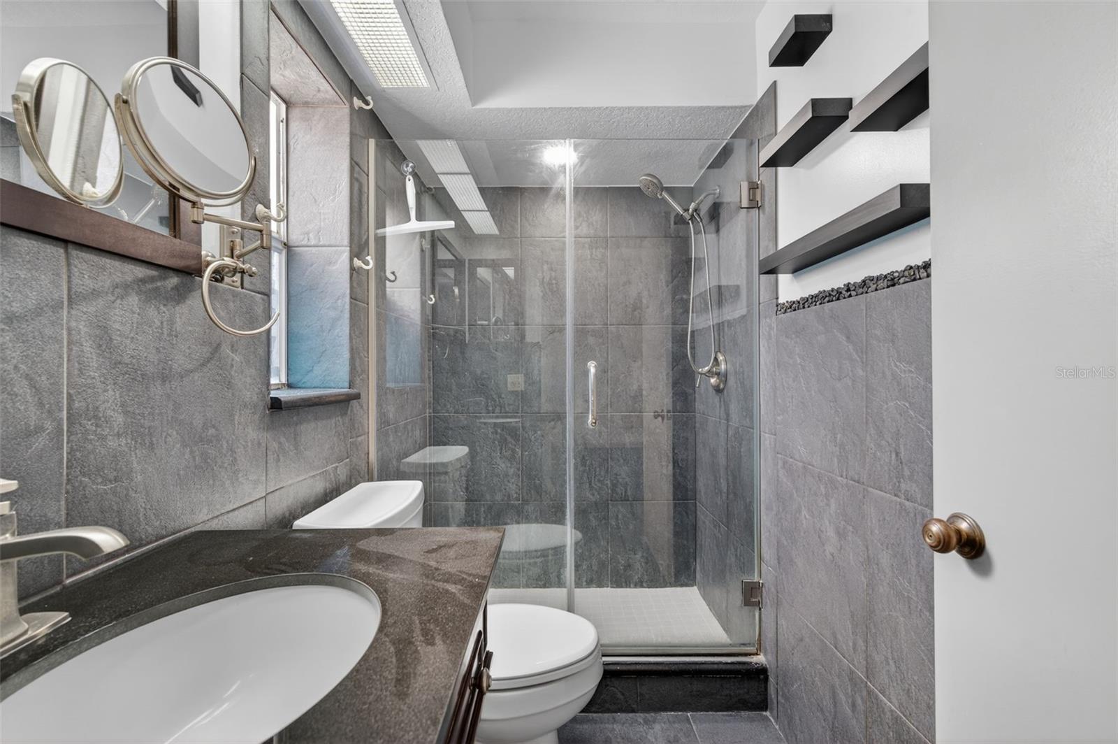 Image 17 of 49 For 5883 Darren Court N