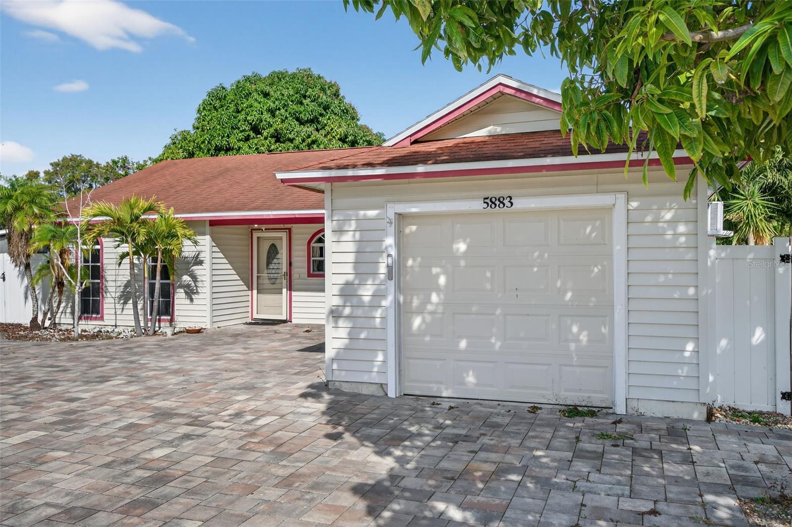 Image 36 of 49 For 5883 Darren Court N