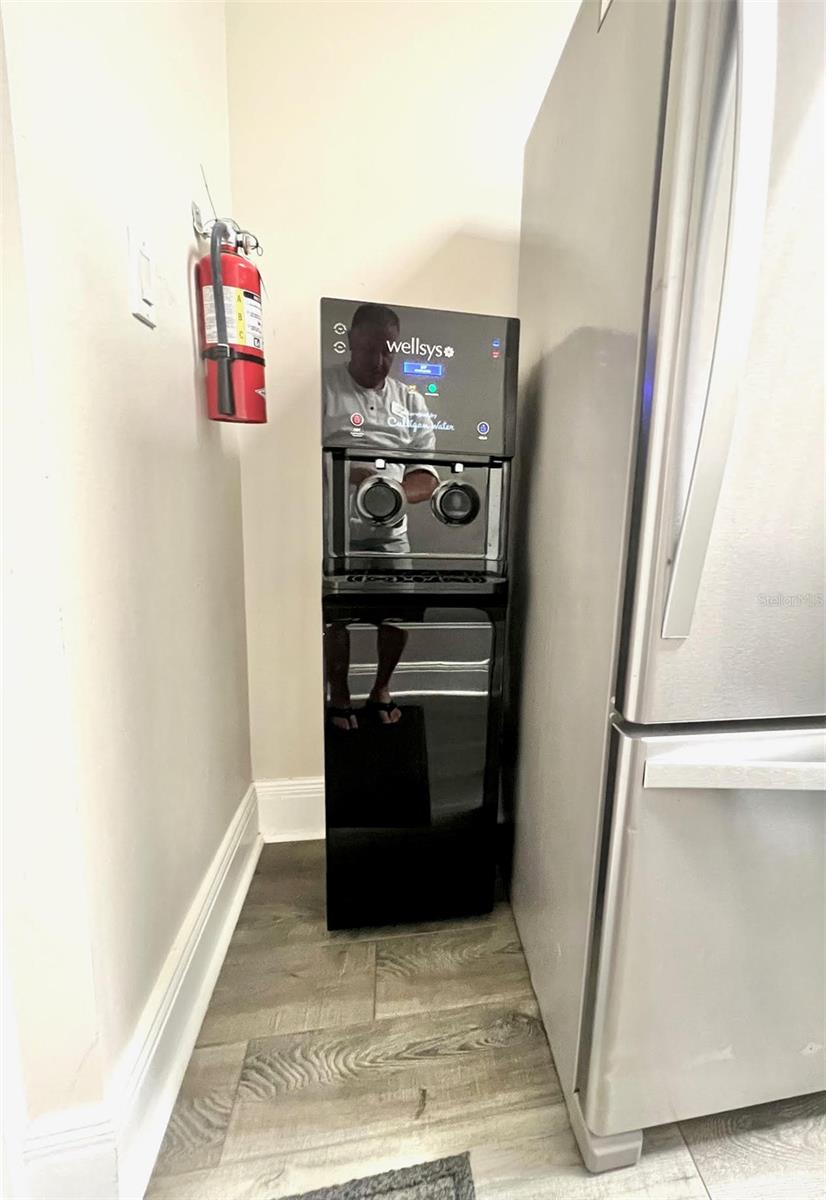 Image 18 of 30 For 1550 Cleveland Street 2