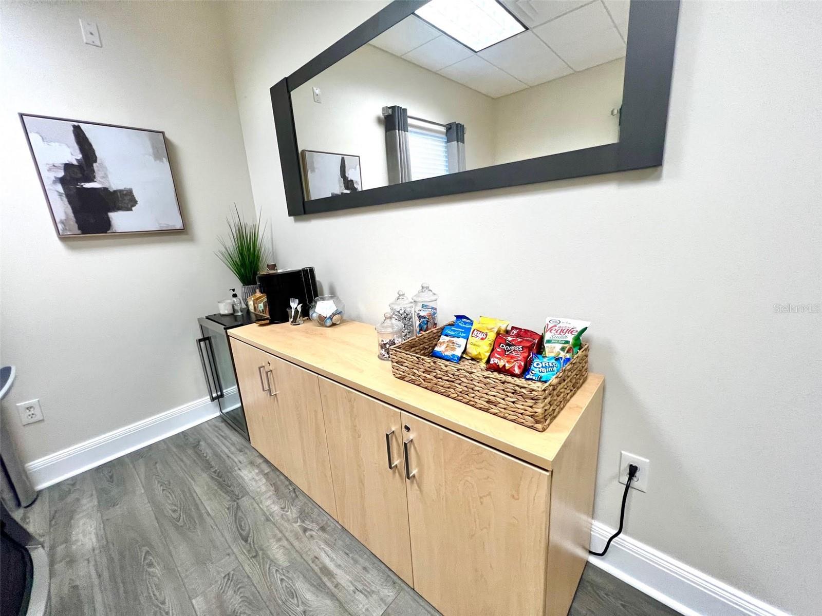 Image 25 of 30 For 1550 Cleveland Street 2