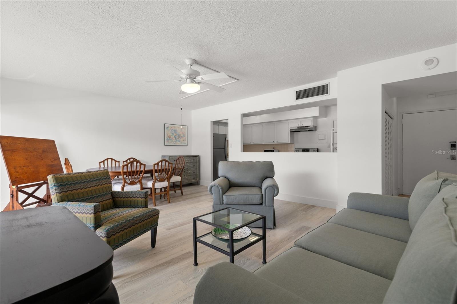 Image 10 of 42 For 2401 Bayshore Boulevard 202