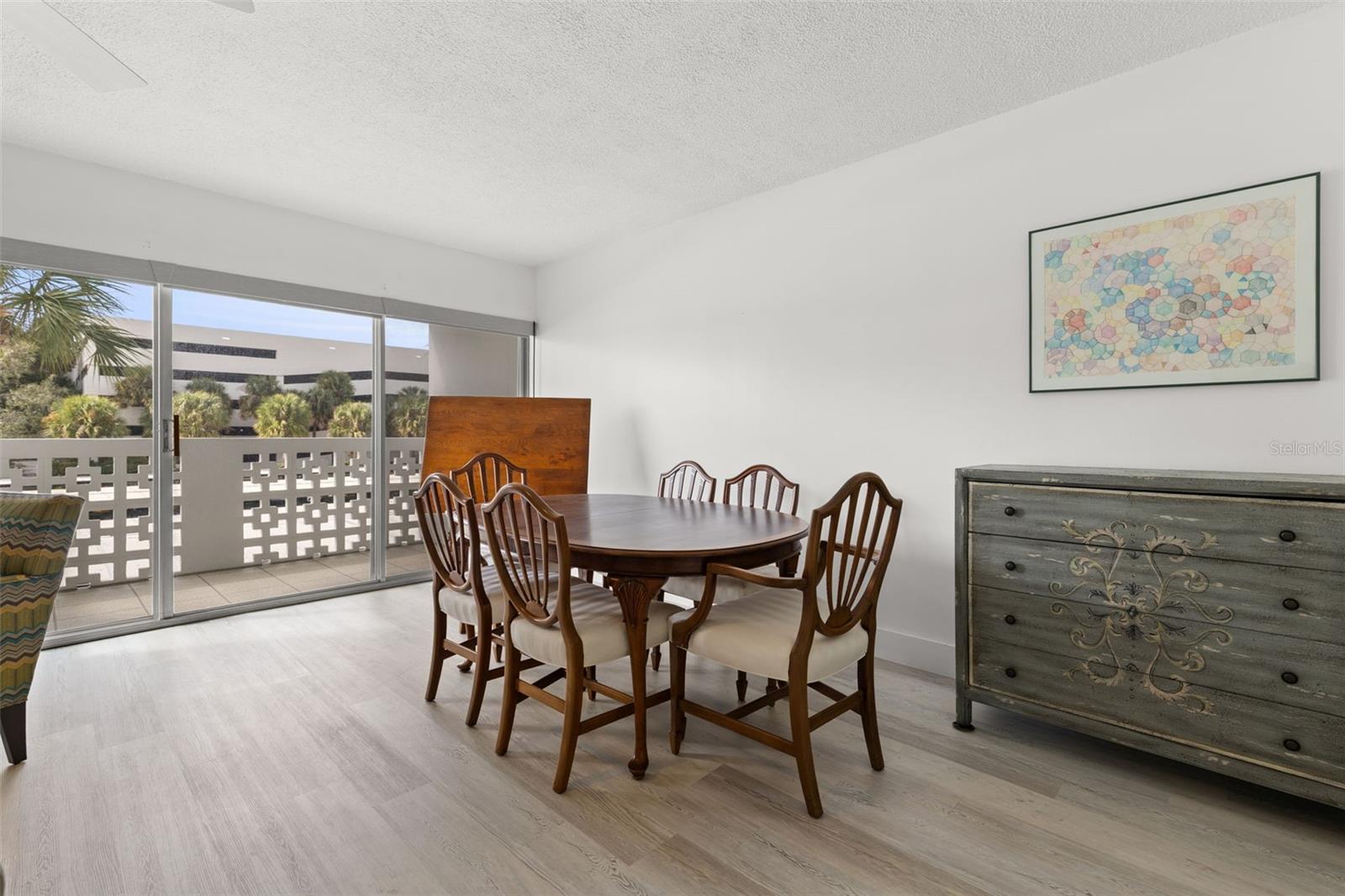 Image 11 of 42 For 2401 Bayshore Boulevard 202