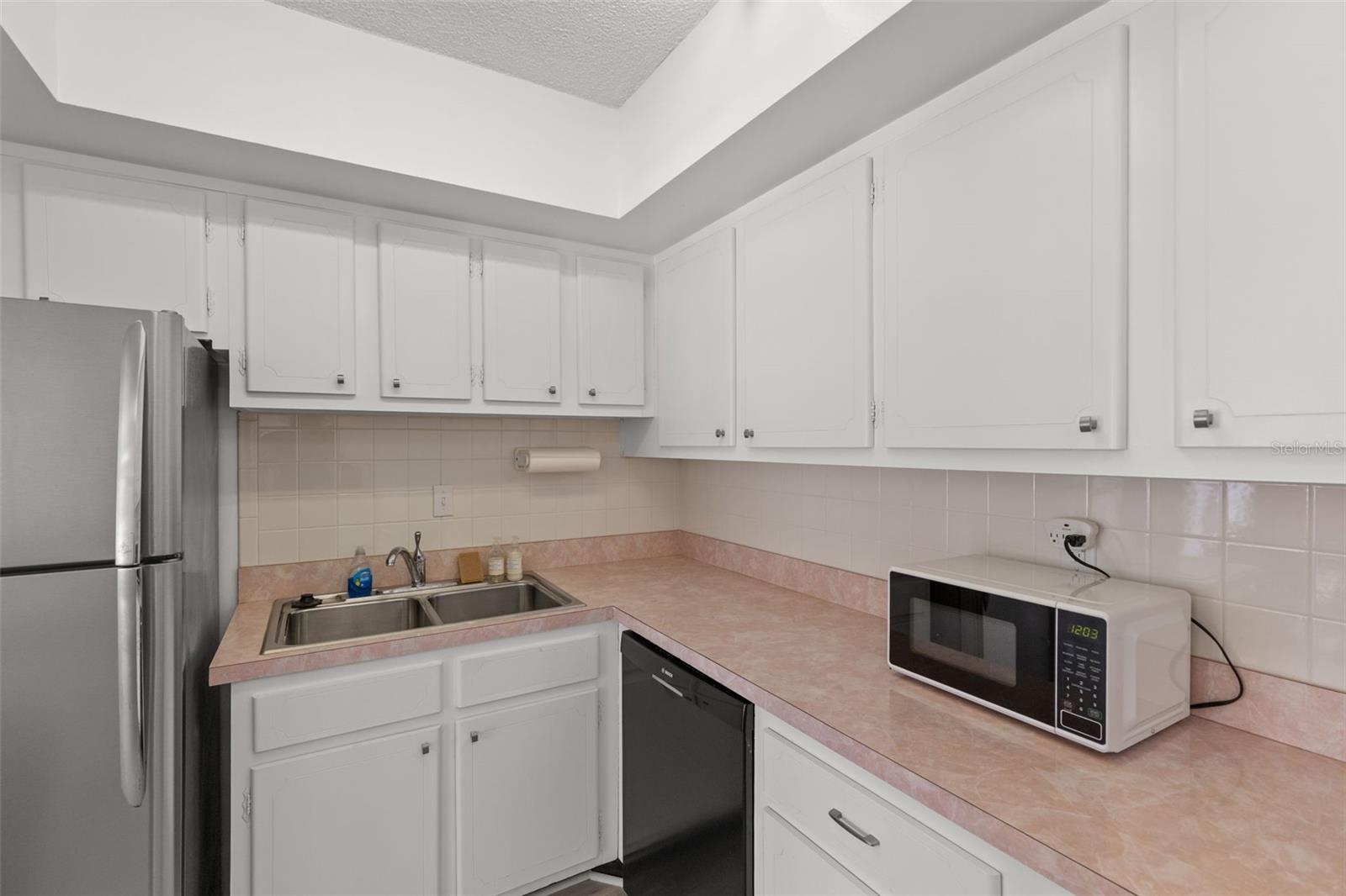 Image 16 of 42 For 2401 Bayshore Boulevard 202