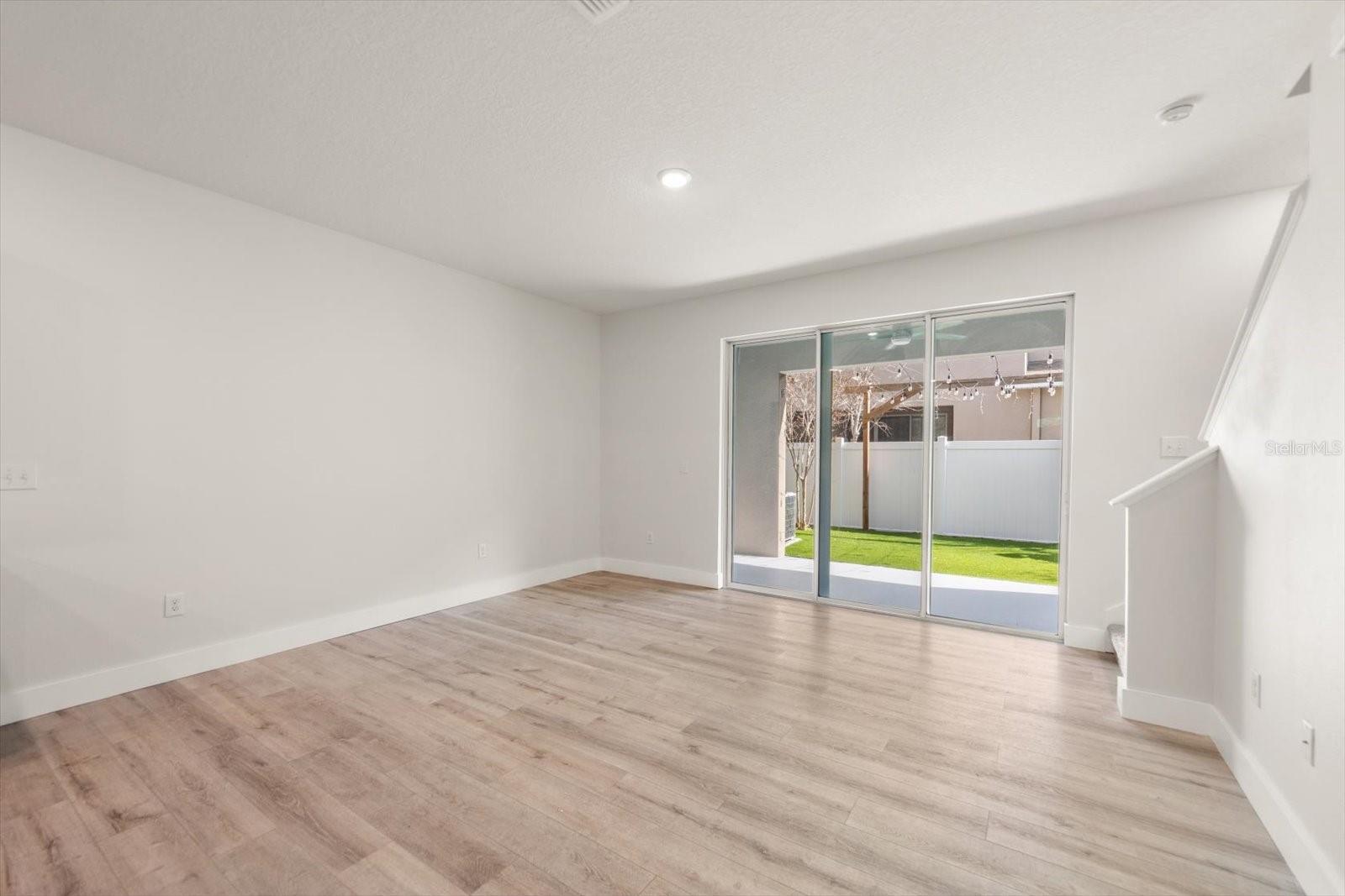 Image 17 of 33 For 424 Newmont Circle