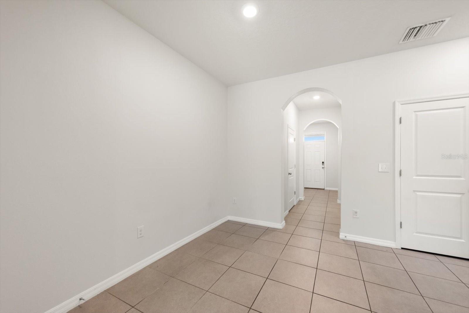 Image 18 of 33 For 424 Newmont Circle