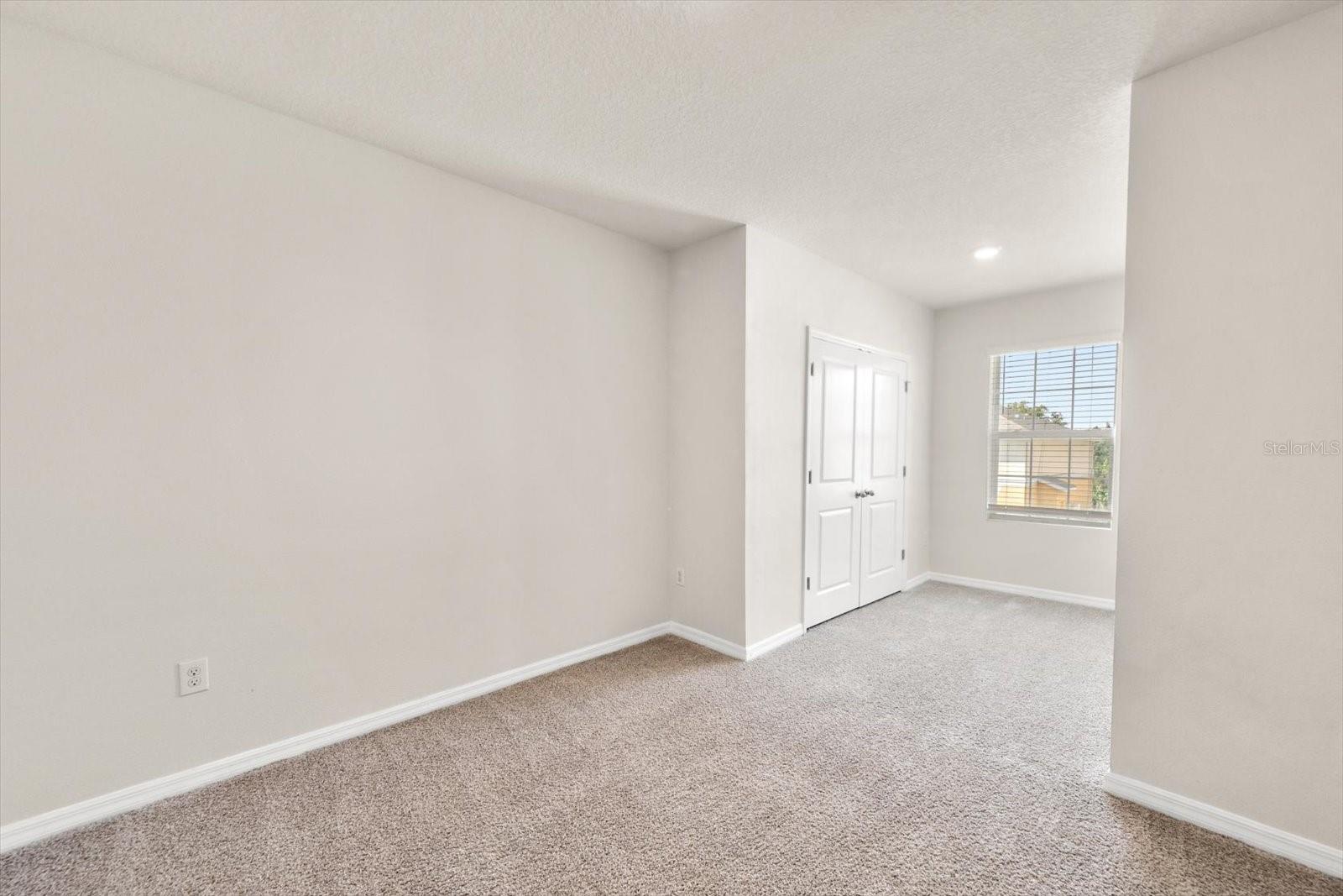 Image 23 of 33 For 424 Newmont Circle