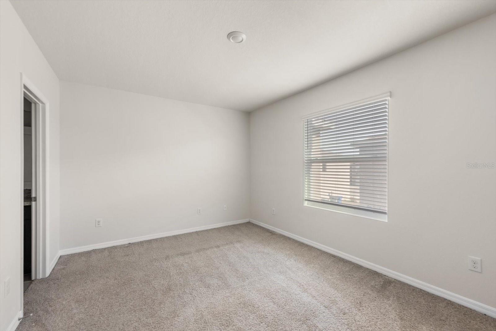 Image 26 of 33 For 424 Newmont Circle