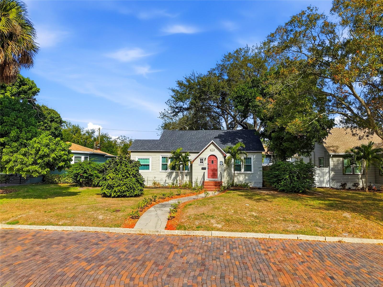 Image 12 of 52 For 511 27th Avenue N