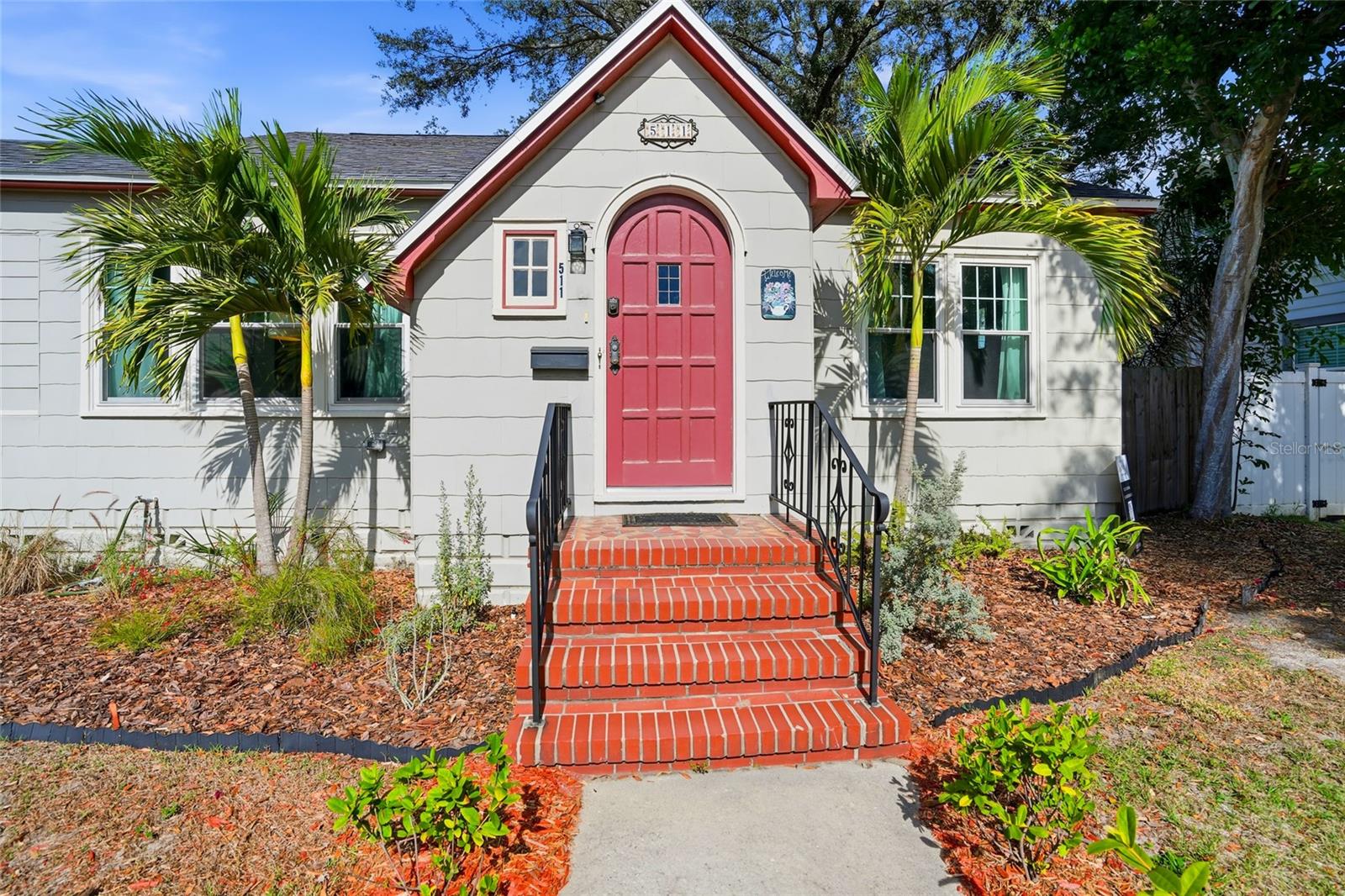 Image 13 of 52 For 511 27th Avenue N