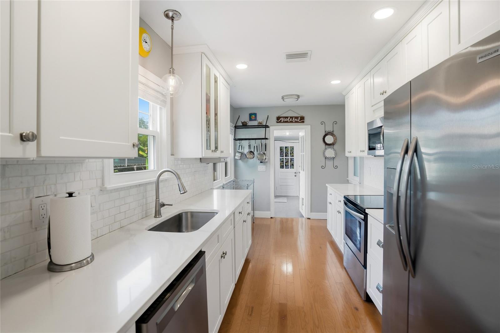 Image 3 of 52 For 511 27th Avenue N