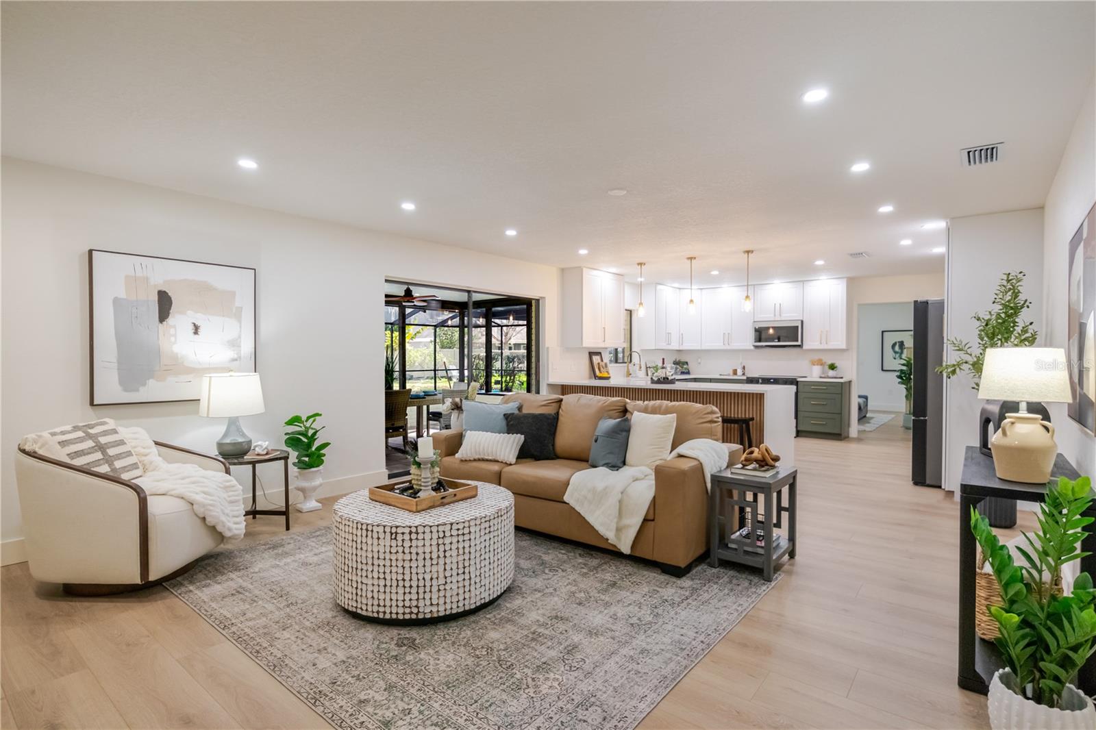 Image 17 of 63 For 2506 College Hill Drive