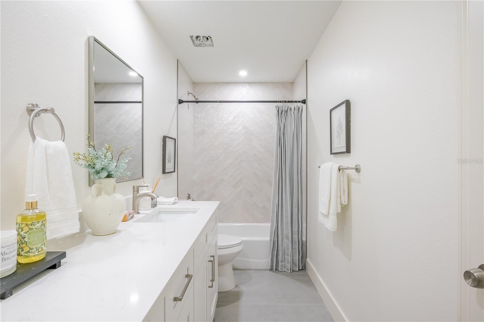 Image 22 of 63 For 2506 College Hill Drive