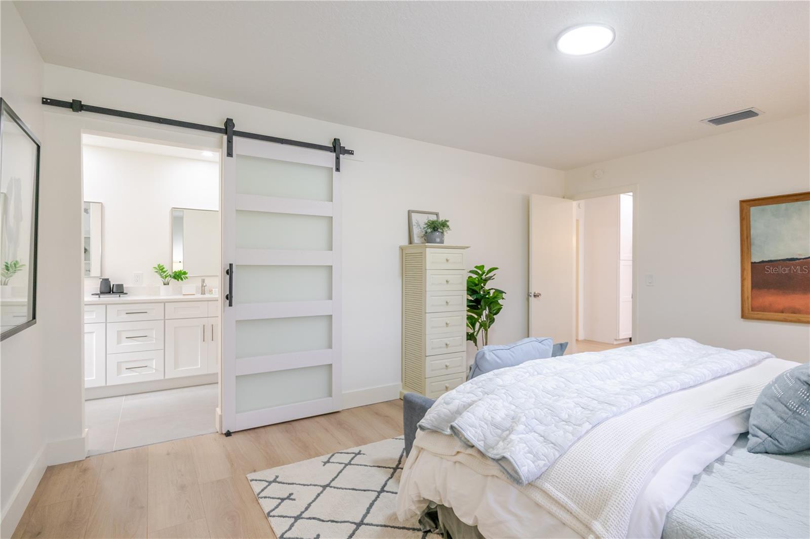 Image 27 of 63 For 2506 College Hill Drive