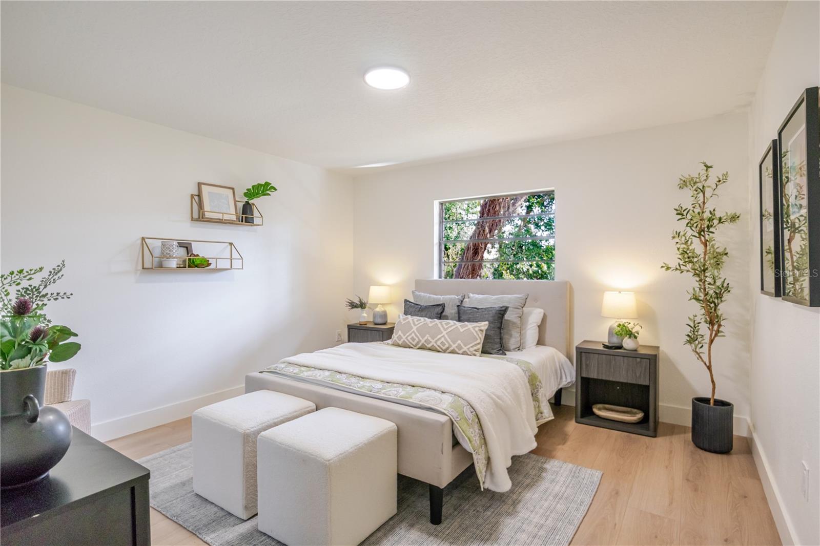 Image 33 of 63 For 2506 College Hill Drive