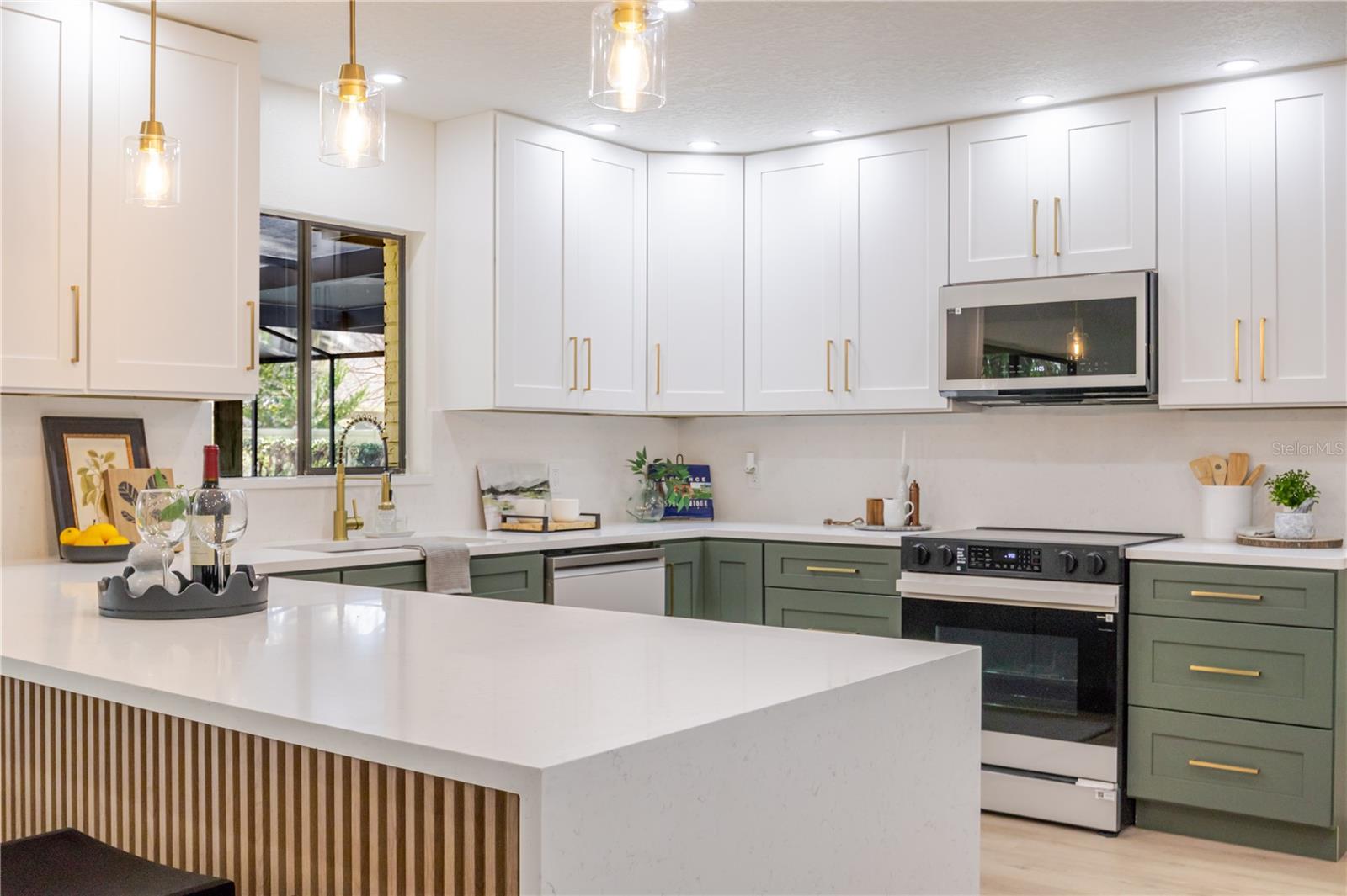 Image 7 of 63 For 2506 College Hill Drive