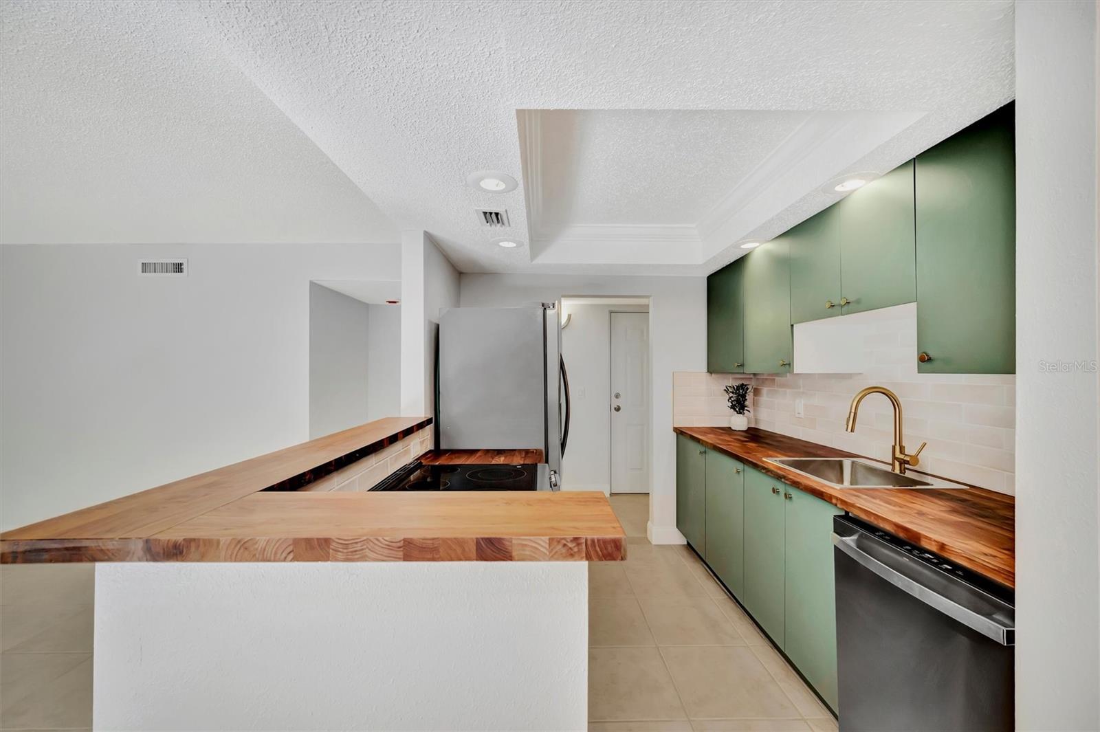 Image 10 of 36 For 776 116th Avenue N 1105