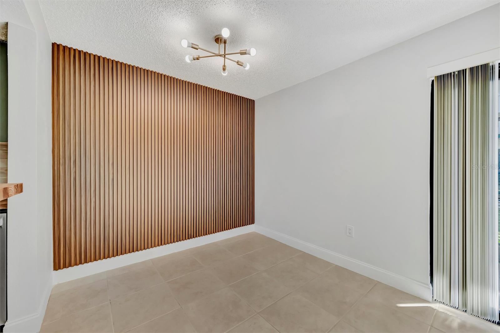 Image 13 of 36 For 776 116th Avenue N 1105