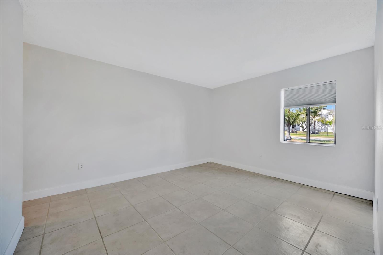 Image 24 of 36 For 776 116th Avenue N 1105