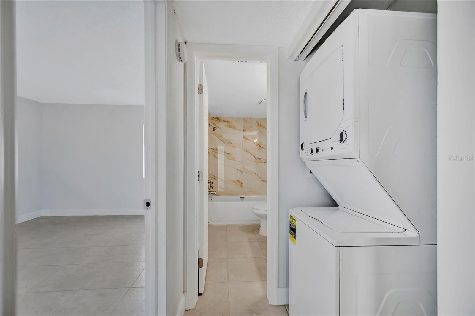 Image 27 of 36 For 776 116th Avenue N 1105