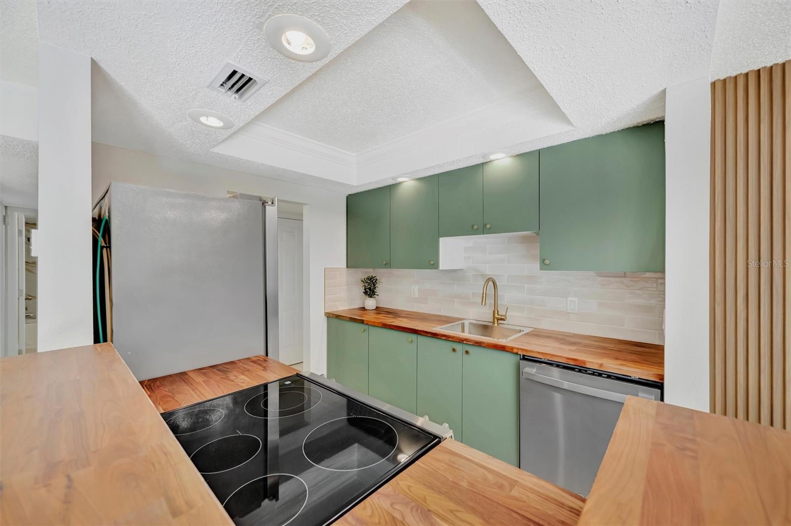 Image 6 of 36 For 776 116th Avenue N 1105