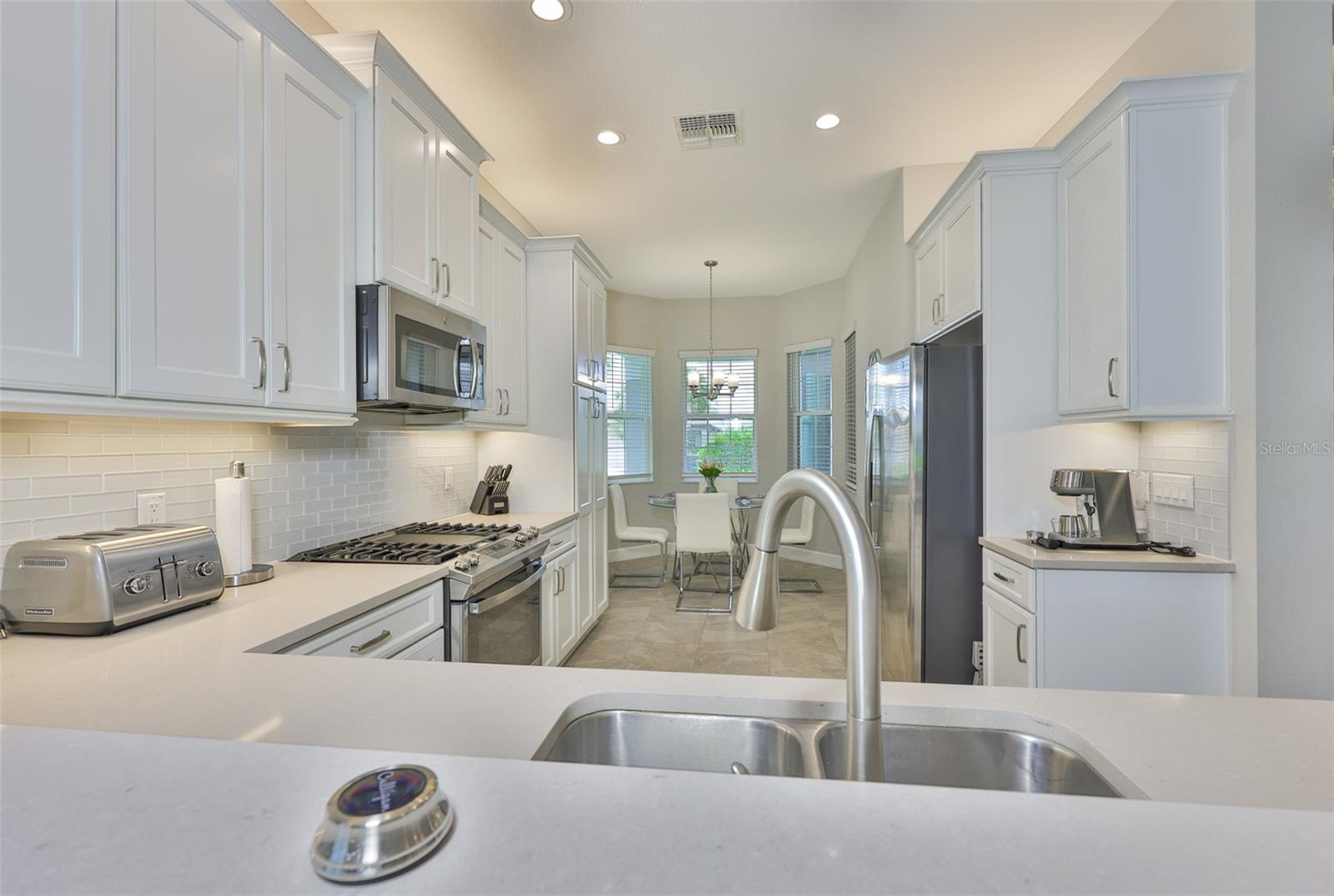 Listing photo id 9 for 4836 Sevilla Shores Drive