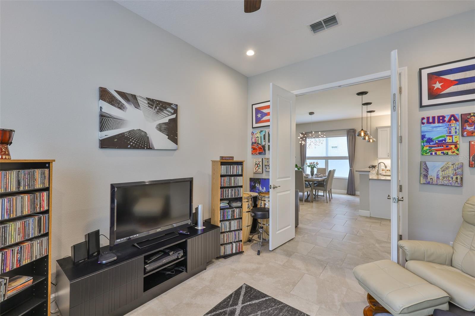 Listing photo id 14 for 4836 Sevilla Shores Drive