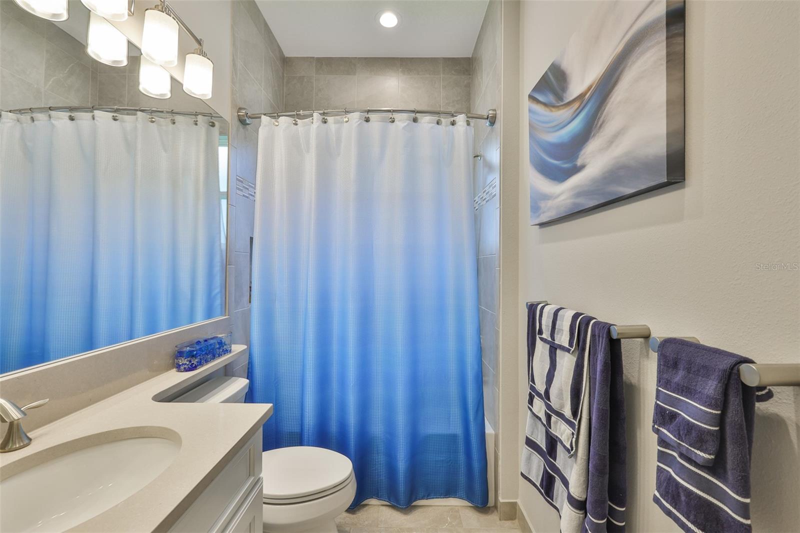 Listing photo id 15 for 4836 Sevilla Shores Drive