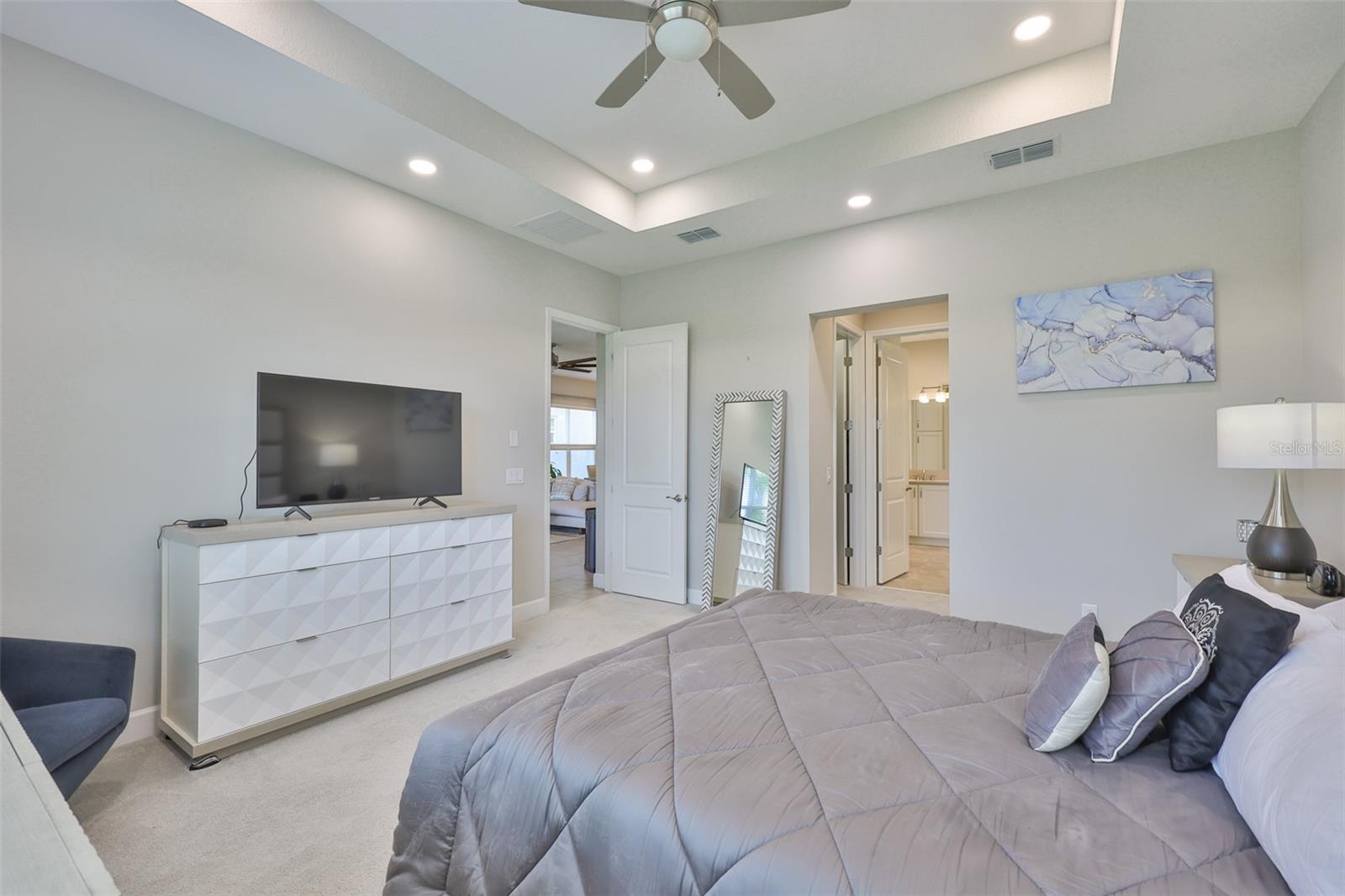 Listing photo id 21 for 4836 Sevilla Shores Drive