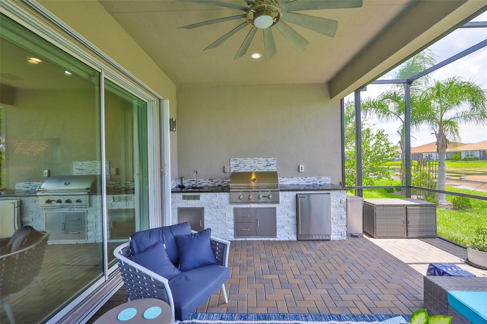 Listing photo id 24 for 4836 Sevilla Shores Drive