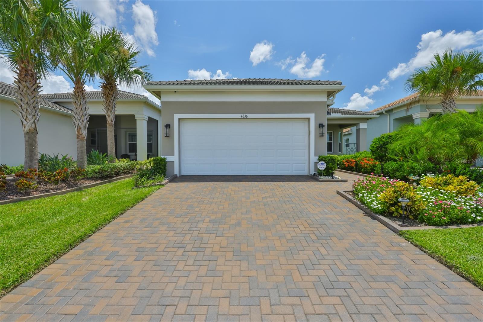 Listing photo id 1 for 4836 Sevilla Shores Drive