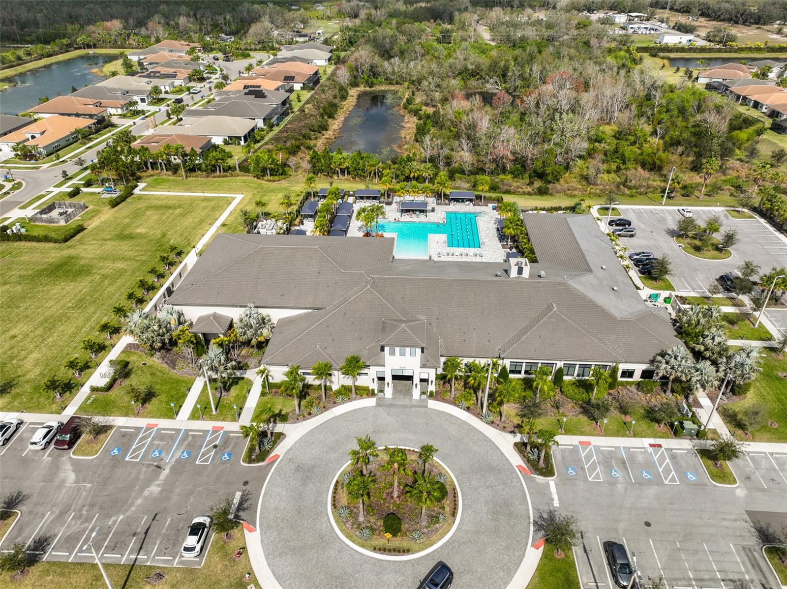 Listing photo id 28 for 4836 Sevilla Shores Drive