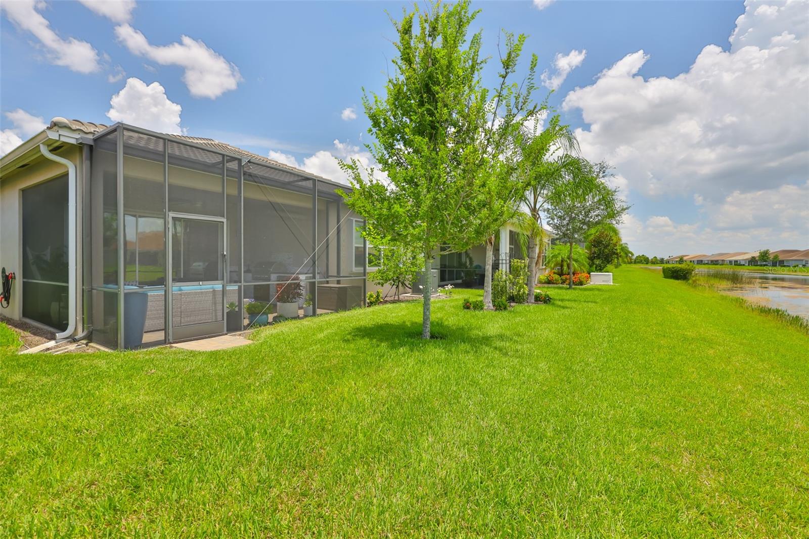 Listing photo id 31 for 4836 Sevilla Shores Drive