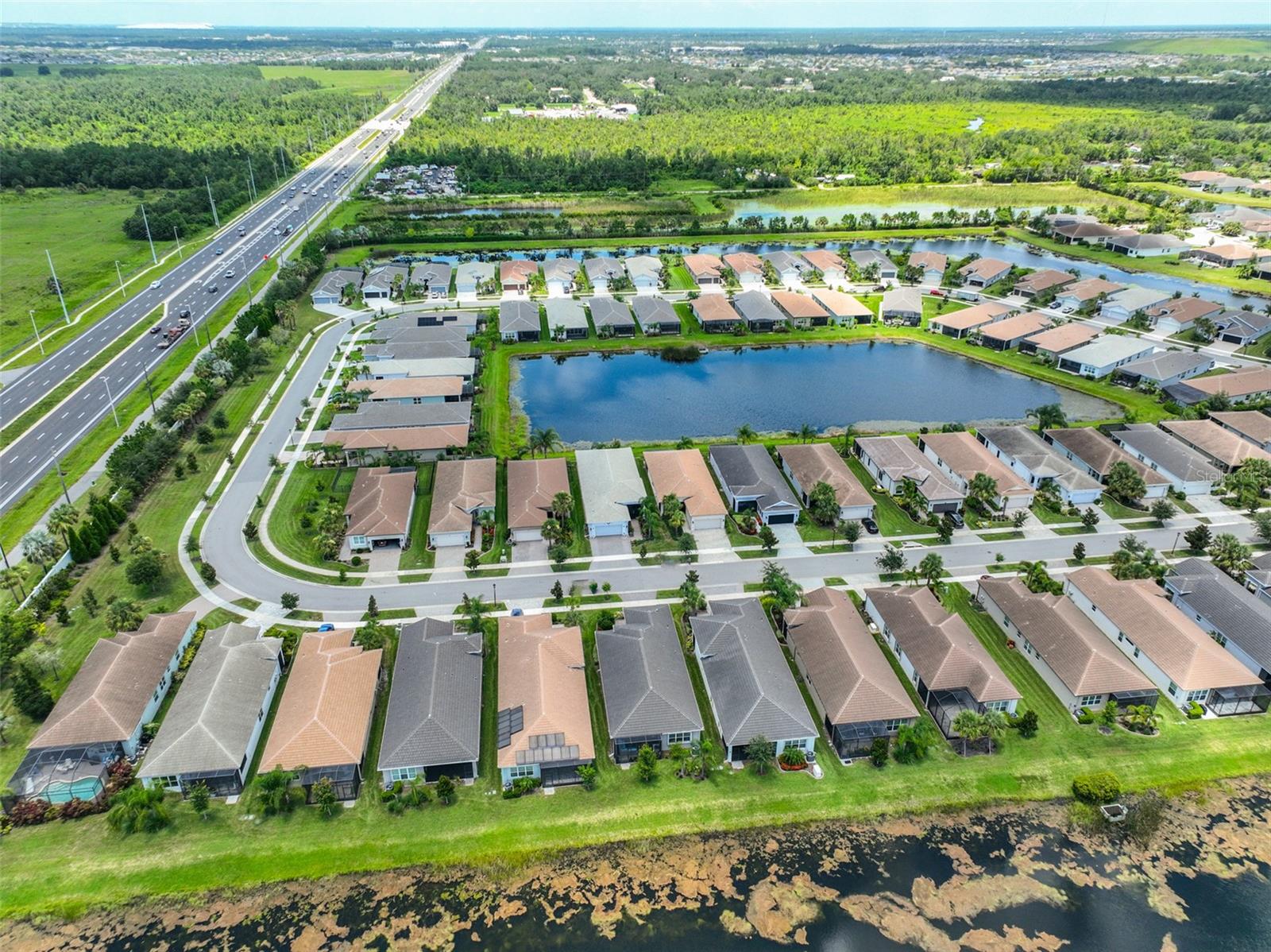 Listing photo id 38 for 4836 Sevilla Shores Drive