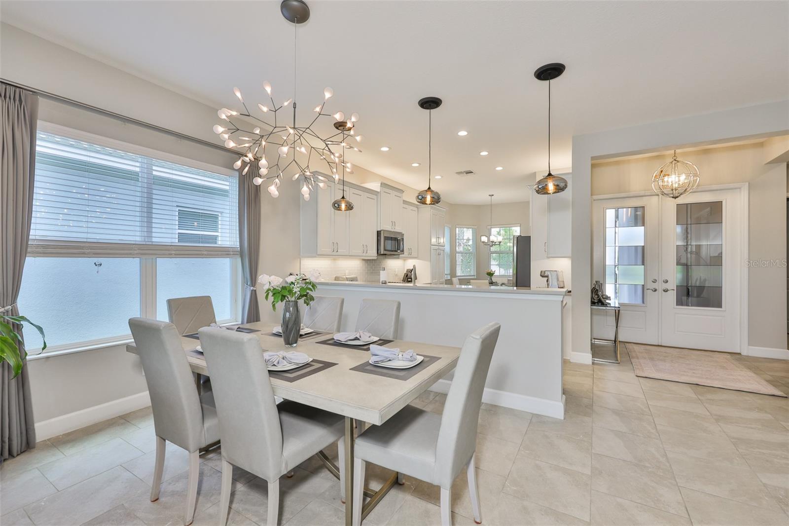 Listing photo id 6 for 4836 Sevilla Shores Drive